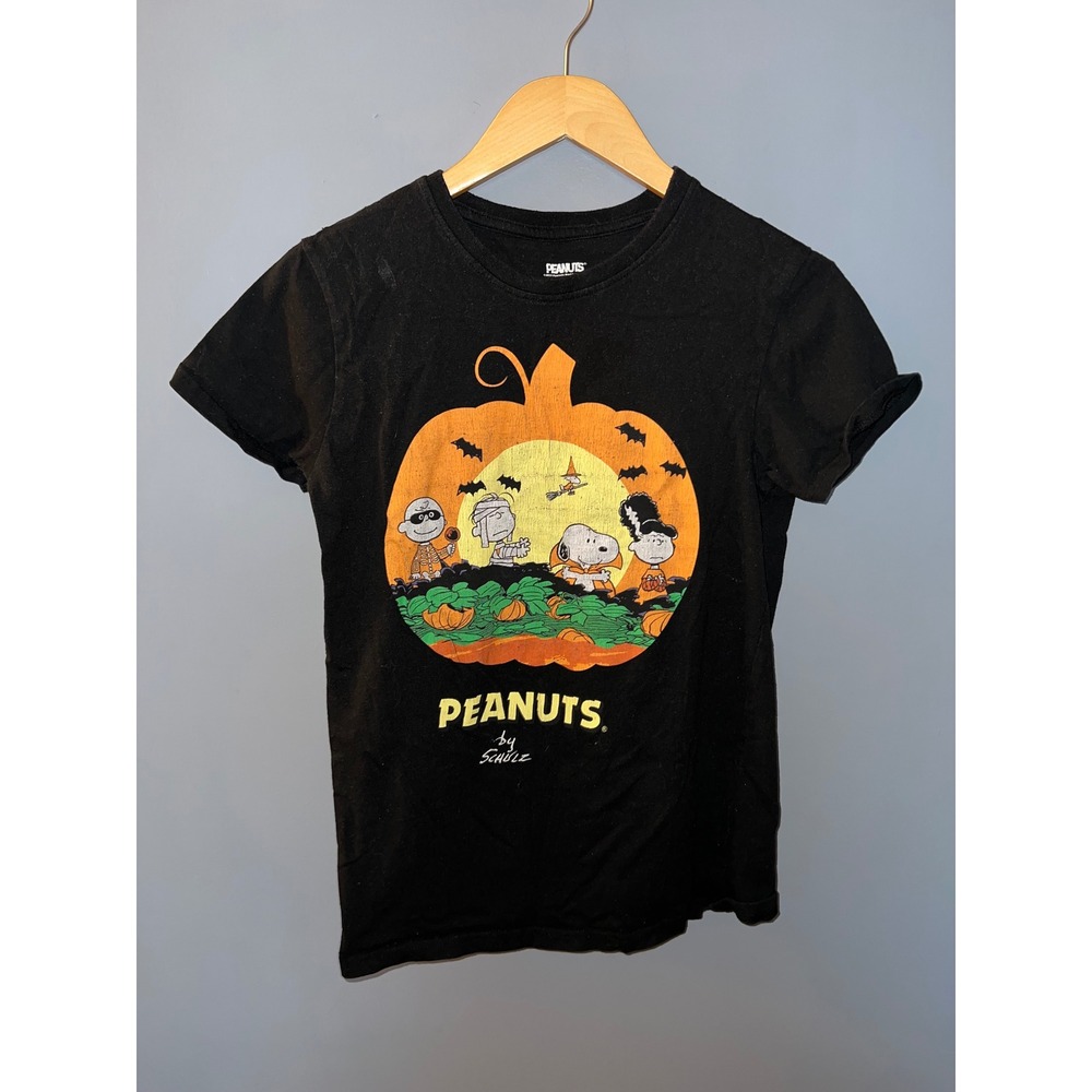 Peanuts Halloween Graphic T-Shirt Black Charlie Brown Snoopy Pumpkin Small - Picture 1 of 4